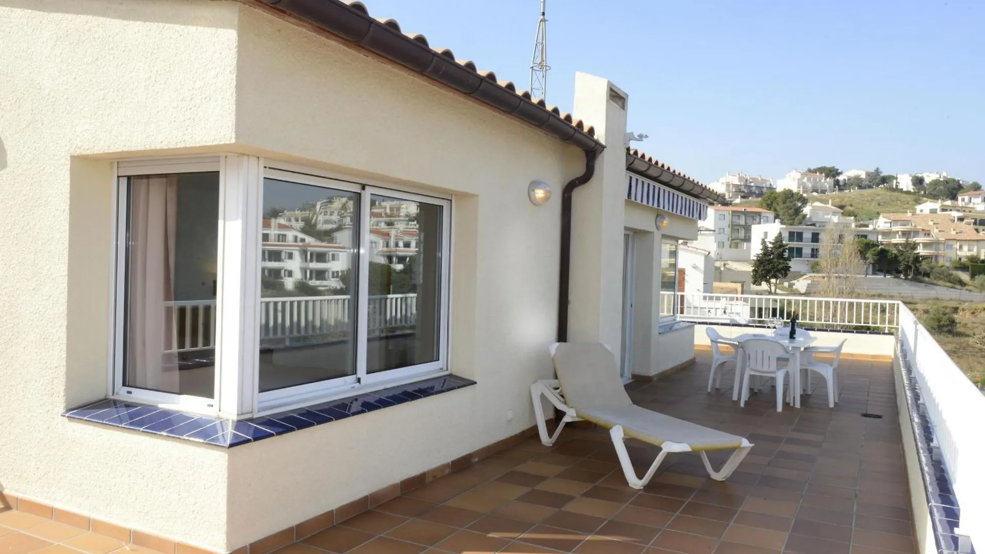 Vinya Farella 5 - Fantastico Atico Con Gran Terraza, Vista Al Mar, Garaje, Satelite Y Wifi. - Es-228-16 contacts